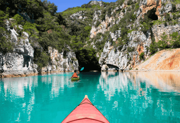 Canoë et bateau dans les Gorges du Verdon